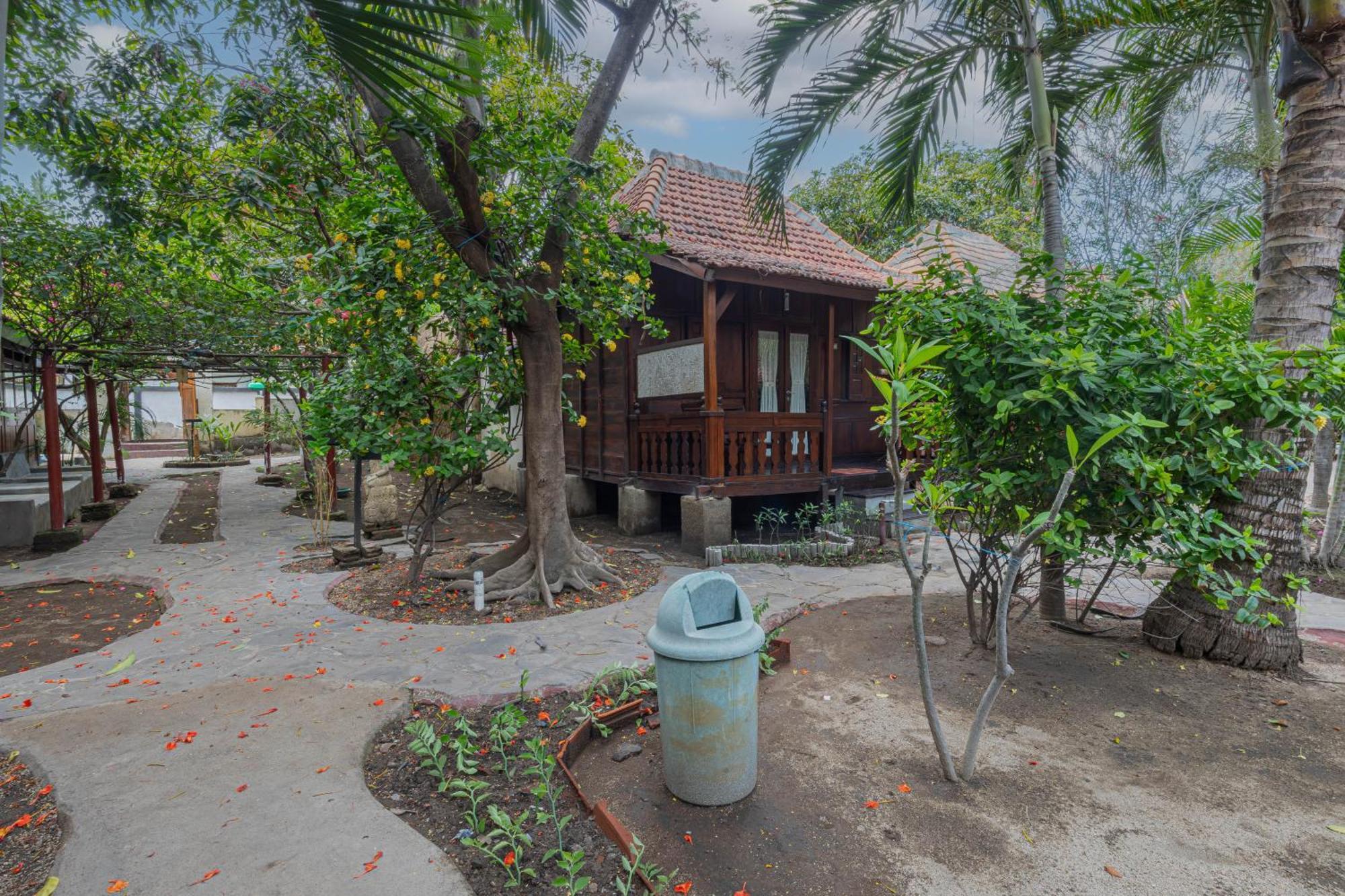 โรงแรม โอมาห์ กิลี กิลิไอร์ ภายนอก รูปภาพ