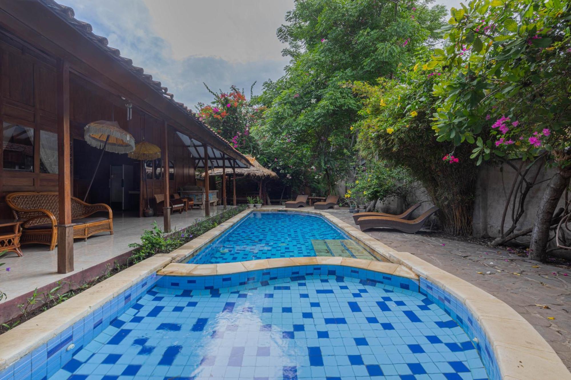 โรงแรม โอมาห์ กิลี กิลิไอร์ ภายนอก รูปภาพ